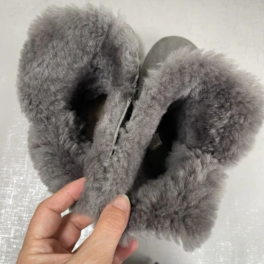 UGG bailey button